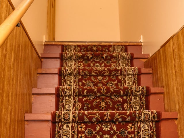9404 Hamlin Ave, Des Plaines, IL 60016 - view of stairs