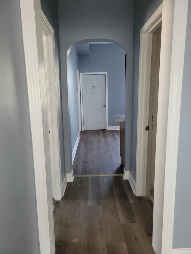 6639 S Sangamon St, Chicago, IL 60621 - hall featuring arched walkways and dark wood-style floors