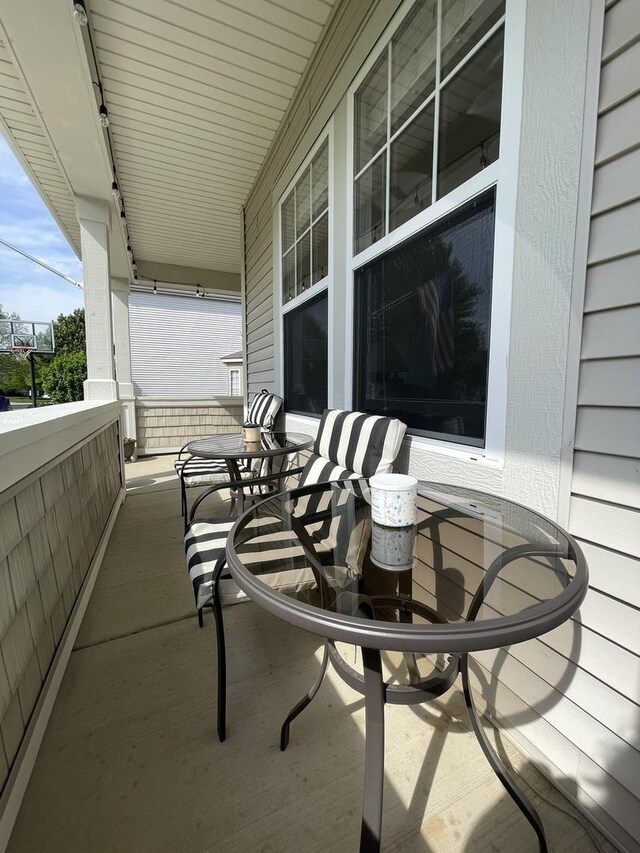749 S Vintage Ln, Round Lake, IL 60073 - photo 3