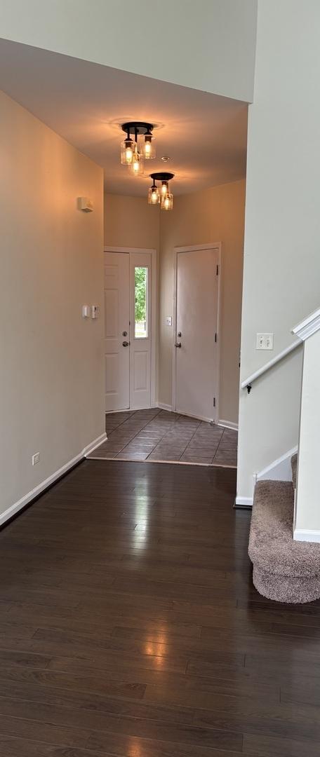 168 Woodland Cir, North Aurora, IL 60542 - photo 2
