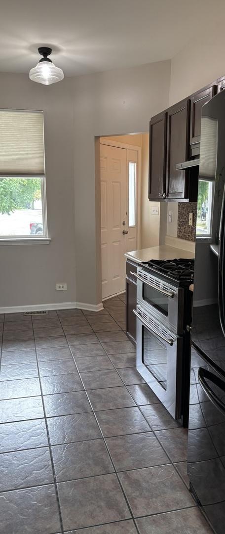 168 Woodland Cir, North Aurora, IL 60542 - photo 4