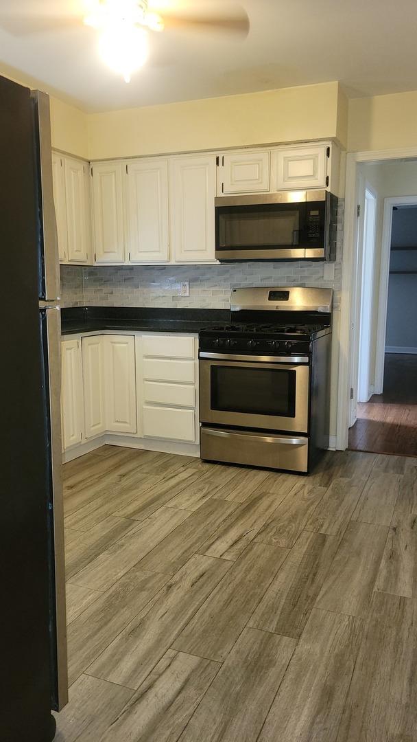 8815 S Albany Ave, Evergreen Park, IL 60805 - photo 10