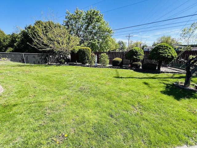 189 Ambleside Rd, Des Plaines, IL 60016 - view of fenced backyard