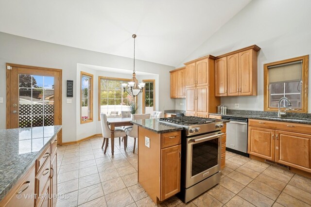313 S Commonwealth Ave, Elgin, IL 60123 - photo 6