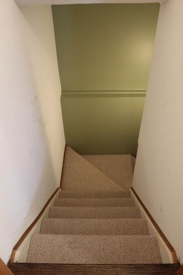 1098 Clover Hill Ln, Elgin, IL 60120 - view of stairs