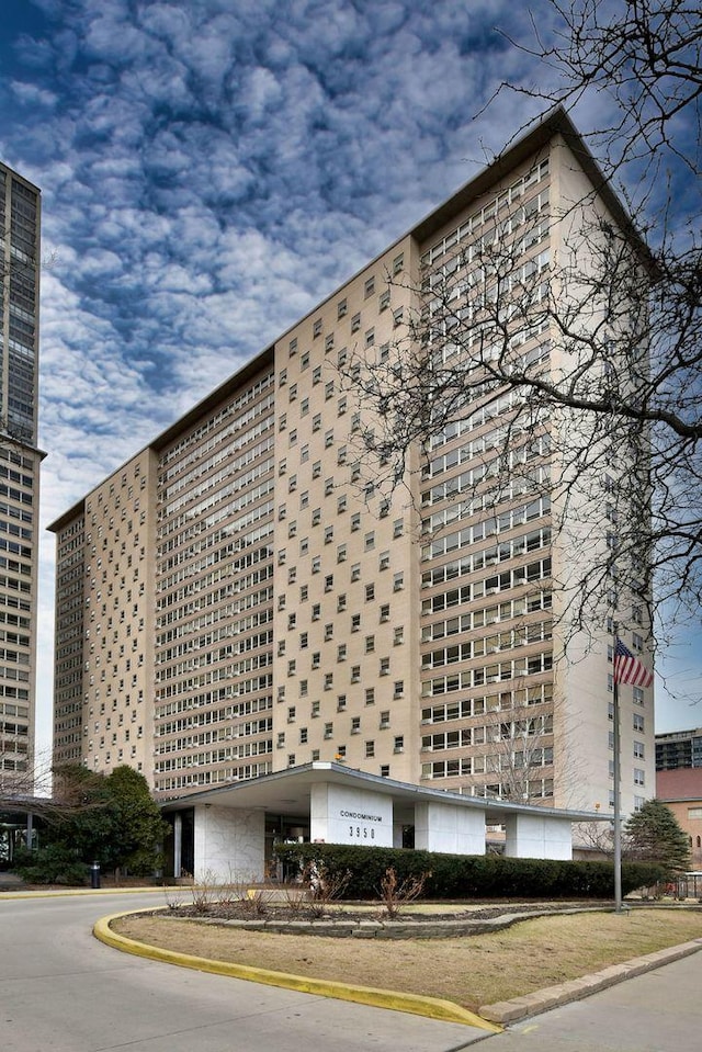 3950 N Lake Shore Dr Unit 1202, Chicago, IL 60613 - photo 2