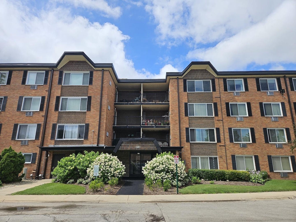 1106 S New Wilke Rd Unit 202, Arlington Heights, IL 60005 - view of apartment building / complex