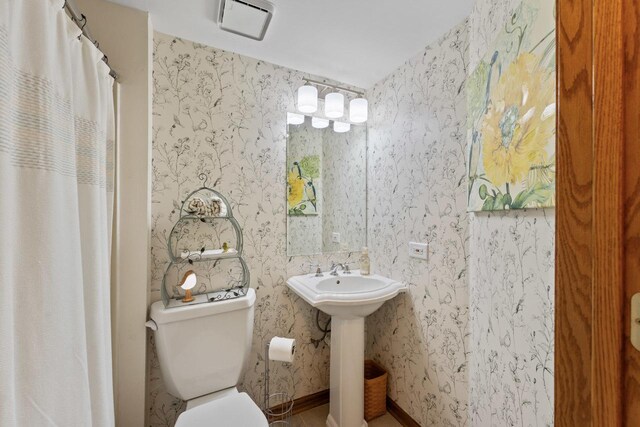 17019 Danielle Ct, Oak Forest, IL 60452 - full bath featuring wallpapered walls and a shower with shower curtain