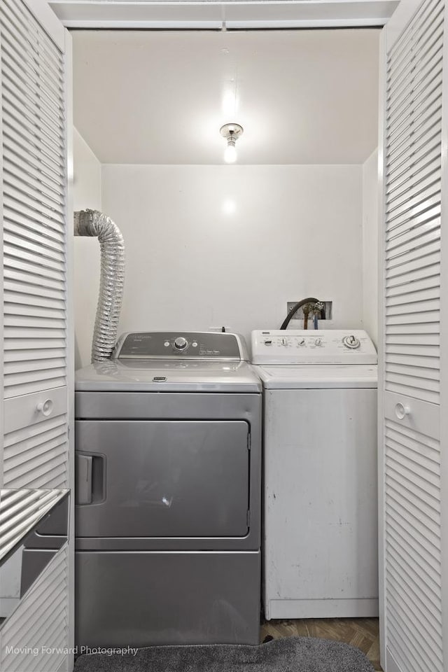 109 Walnut St, Park Forest, IL 60466 - laundry area with washing machine and dryer