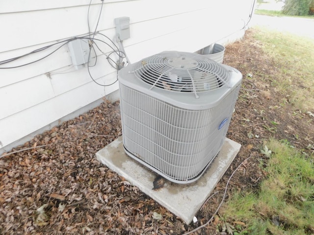 725 Illinois St, Peru, IL 61354 - photo 2