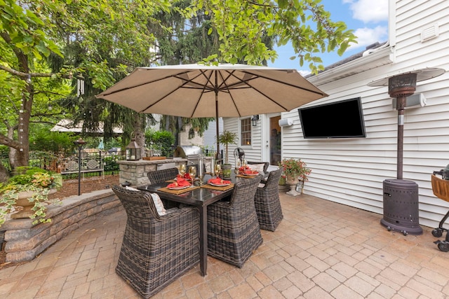 1563 Abbotsford Dr, Naperville, IL 60563 - view of patio featuring outdoor dining space