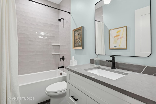 4321 N Paulina St Unit 2N, Chicago, IL 60613 - bathroom with vanity and shower / bath combo with shower curtain