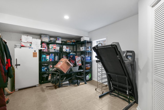 21222 Vivienne Dr, Matteson, IL 60443 - tiled office featuring recessed lighting