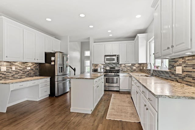 1188 Ridgewood Cir, Lake In The Hills, IL 60156 - photo 4