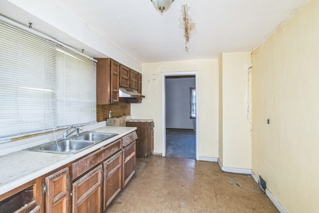 907 W Beardsley Ave, Champaign, IL 61821 - kitchen with under cabinet range hood and light countertops