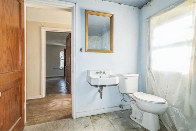 907 W Beardsley Ave, Champaign, IL 61821 - half bath with toilet and baseboards