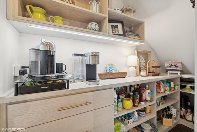 369 W Superior St Unit A, Chicago, IL 60654 - view of pantry