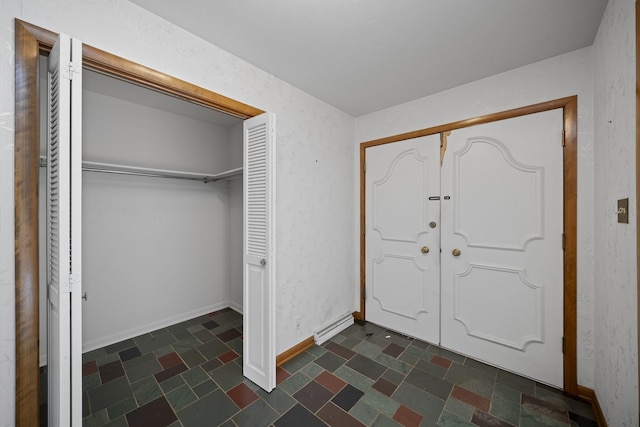 212 Forsythe Ln, Dekalb, IL 60115 - foyer entrance with baseboards