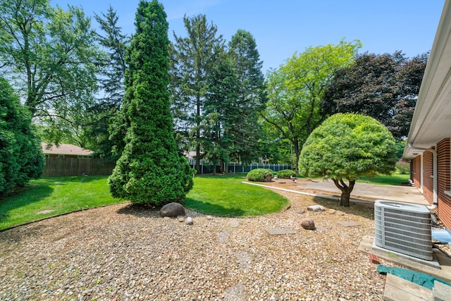 212 Forsythe Ln, Dekalb, IL 60115 - view of yard