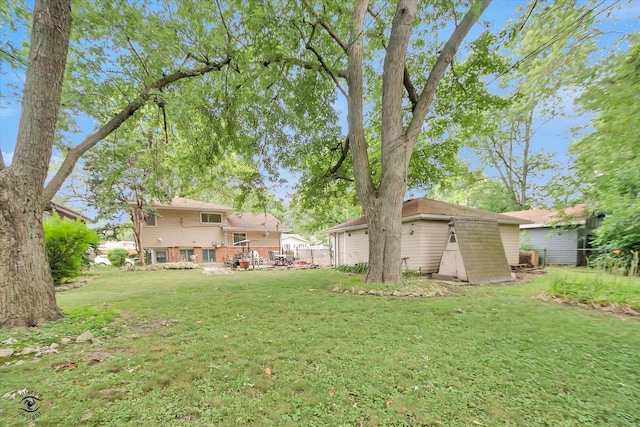 109 Wilson St, Park Forest, IL 60466 - view of yard with a shed