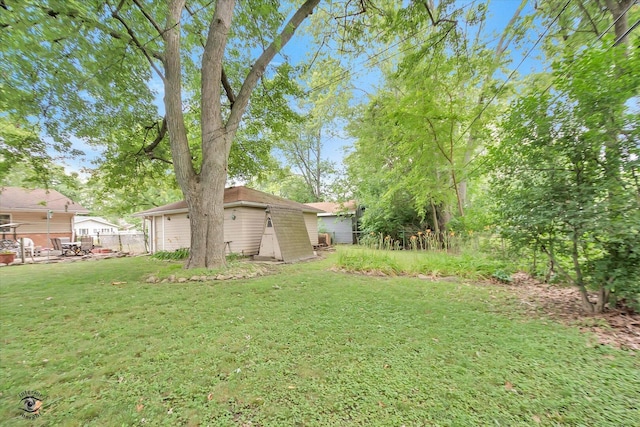 109 Wilson St, Park Forest, IL 60466 - fenced yard with an outbuilding