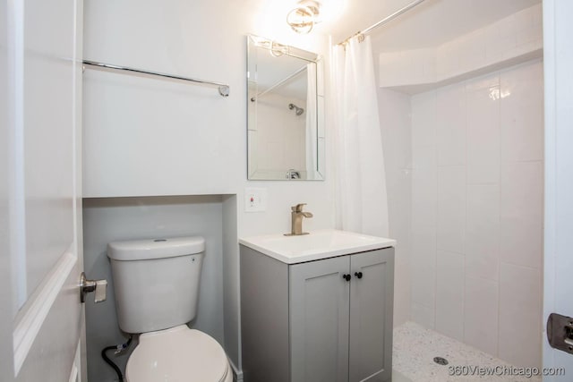 9206 S Yates Blvd, Chicago, IL 60617 - full bath featuring a tile shower and vanity