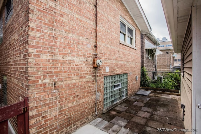 9206 S Yates Blvd, Chicago, IL 60617 - view of side of home with brick siding