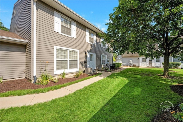 1414 Woodcutter Ln Unit B, Wheaton, IL 60189 - photo 2