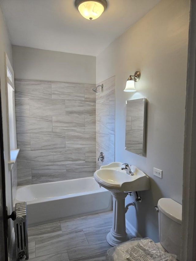 7543 S Yates Blvd, Chicago, IL 60649 - full bath featuring radiator and shower / bathtub combination
