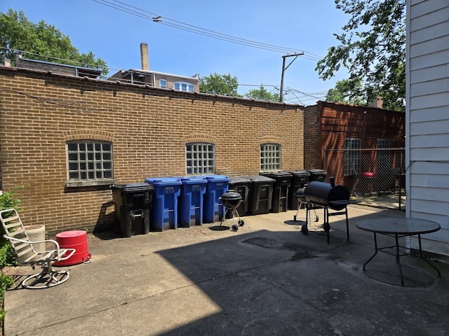 7543 S Yates Blvd, Chicago, IL 60649 - view of patio