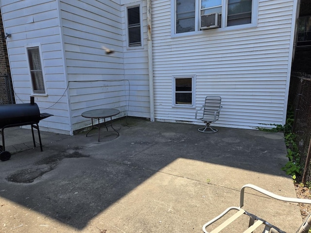 7543 S Yates Blvd, Chicago, IL 60649 - view of patio with grilling area