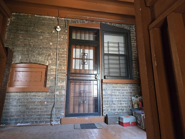 7543 S Yates Blvd, Chicago, IL 60649 - property entrance