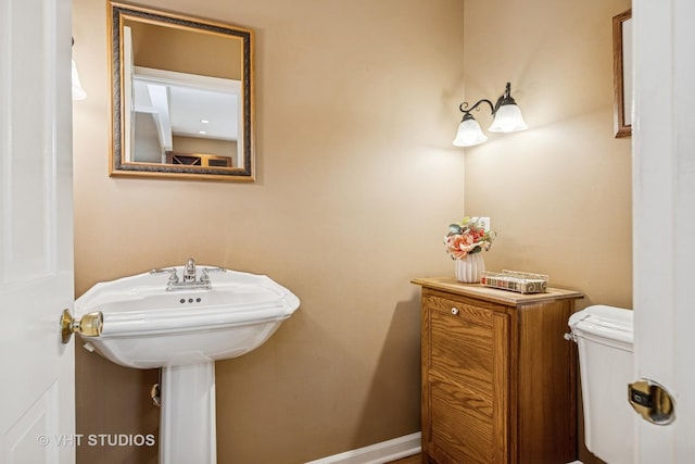 195 Cold Spring Rd, Barrington, IL 60010 - bathroom with toilet