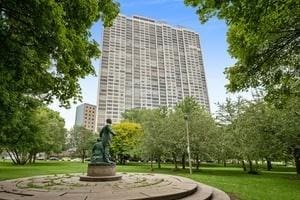 2800 N Lake Shore Dr Unit 516, Chicago, IL 60657 - photo 1