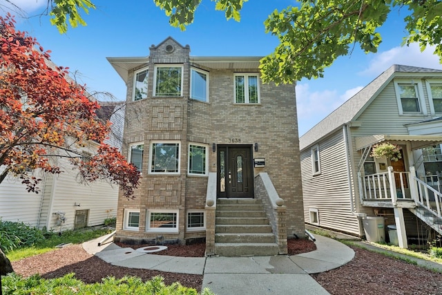 3638 N Kedzie Ave, Chicago, IL 60618 - photo 1