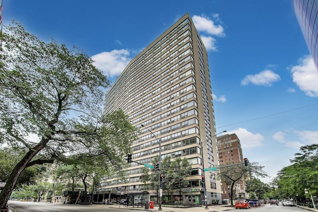 2930 N Sheridan Rd Unit 2111, Chicago, IL 60657 - photo 1