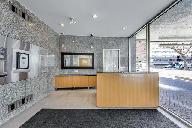 2930 N Sheridan Rd Unit 2111, Chicago, IL 60657 - photo 2