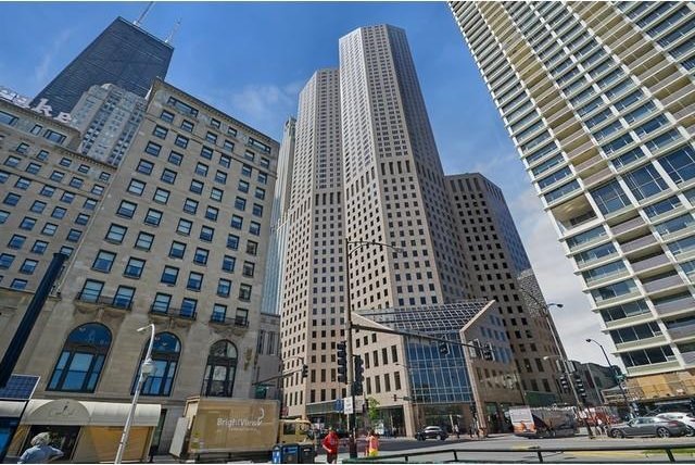 950 N Michigan Ave Unit 4003, Chicago, IL 60611 - photo 1