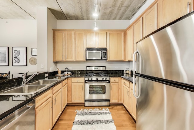 647 Metropolitan Way Unit L402, Des Plaines, IL 60016 - photo 5