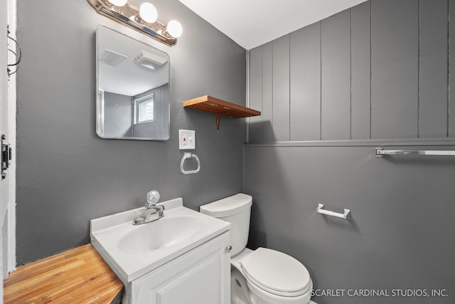 944 S Harvard Ave, Villa Park, IL 60181 - half bath featuring toilet and vanity