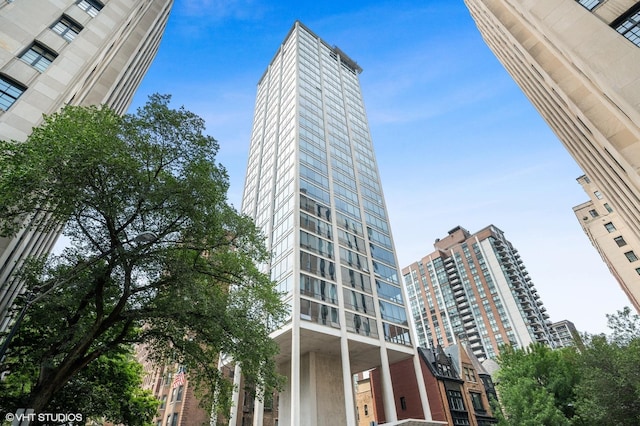 1300 N Astor St Unit 8B, Chicago, IL 60610 - photo 1