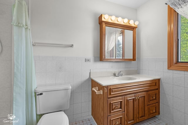 4849 W Kennedy Rd, Peotone, IL 60468 - full bathroom featuring tile walls, vanity, wainscoting, and curtained shower