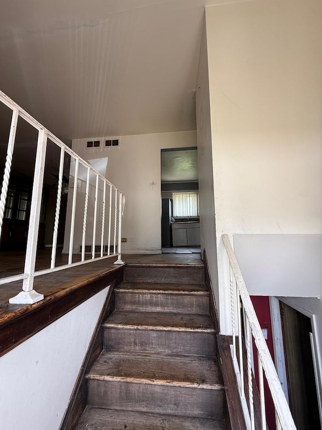15203 Waterman Dr, South Holland, IL 60473 - view of staircase