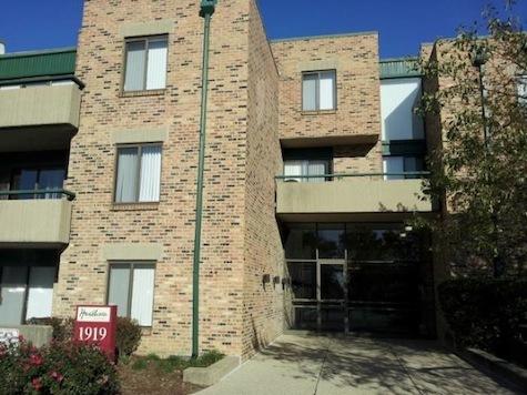 1919 Prairie Sq Unit 204, Schaumburg, IL 60173 - photo 1