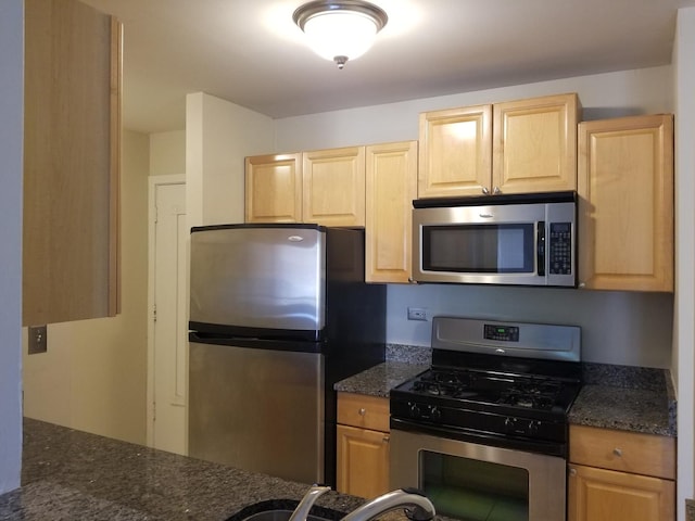1919 Prairie Sq Unit 204, Schaumburg, IL 60173 - photo 2