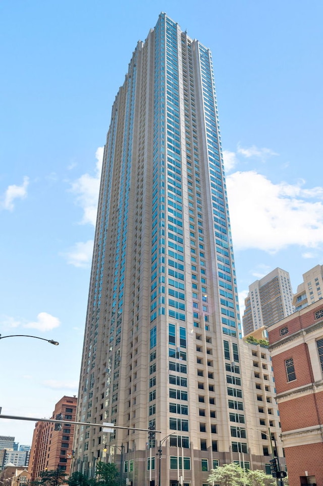 33 W Ontario St Unit 37D, Chicago, IL 60654 - photo 1