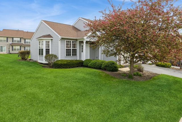725 Duvall Dr, Woodstock, IL 60098 - photo 1