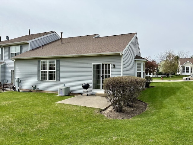725 Duvall Dr, Woodstock, IL 60098 - photo 2