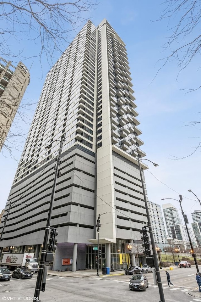 235 W Van Buren St Unit 1705, Chicago, IL 60607 - view of building exterior