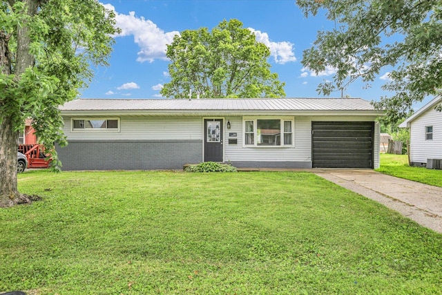 907 E Newkirk St, Tuscola, IL 61953 - photo 1